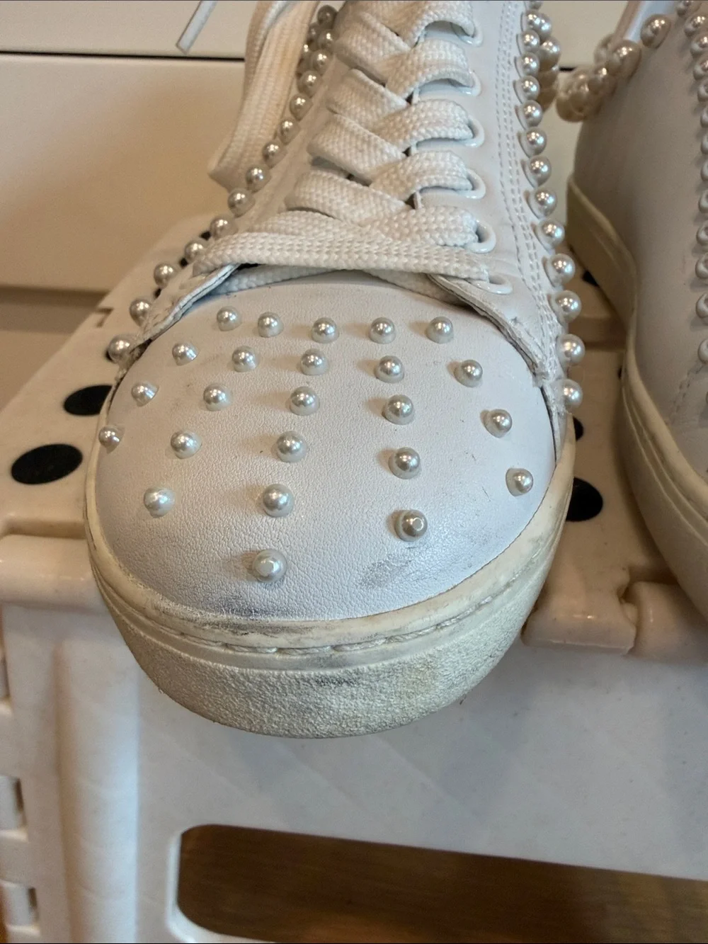 Stuart Weitzman Goldie Pearly Leather Low-Top Sneakers - Picture 9 of 13
